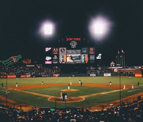 开云体育在线-欧冠淘汰赛之夜，卡塞米罗关键制胜，定义何为大场面先生