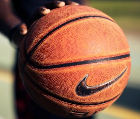 开云体育登录-戈贝尔打出生涯之夜，篮网斩落灰熊，当防守巨塔奏响进攻狂想曲