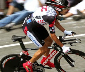 开云APP-德里赫特点燃赛场，利物浦速胜贝蒂斯，一粒进球背后的战术革命