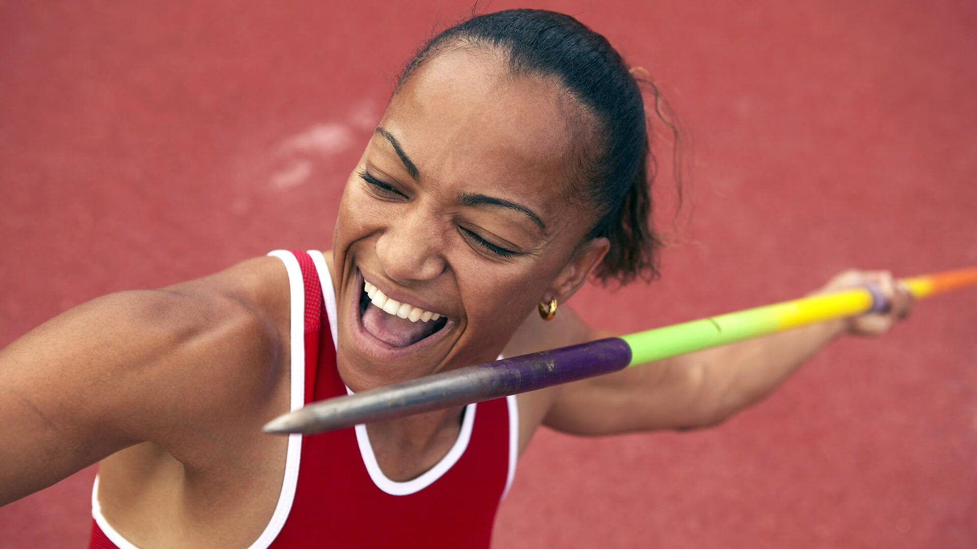 西亚卡姆爆发，湖人稳稳拿下广东队，当跨界想象照进篮球现实