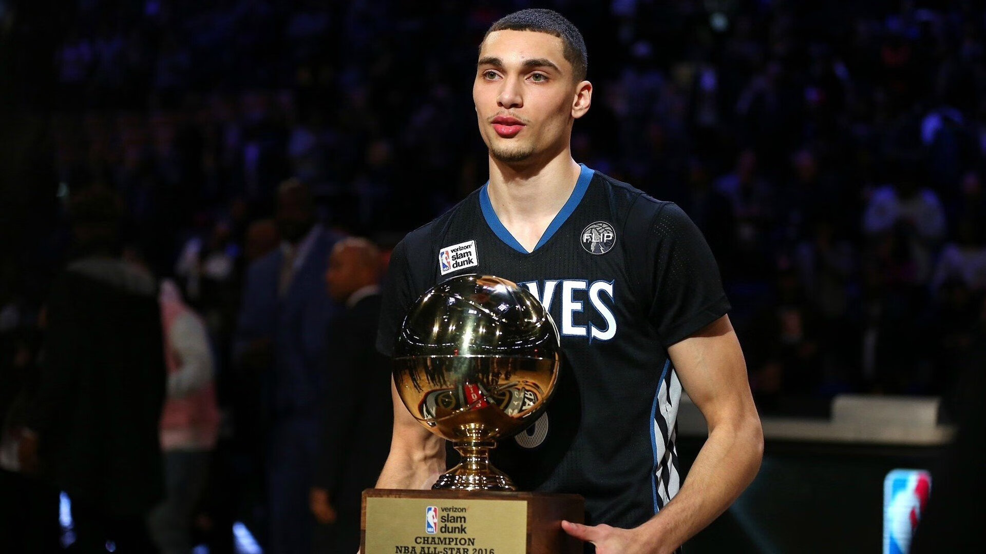 东契奇点燃赛场，浙江队爆冷深圳队，篮球之夜的双重震撼