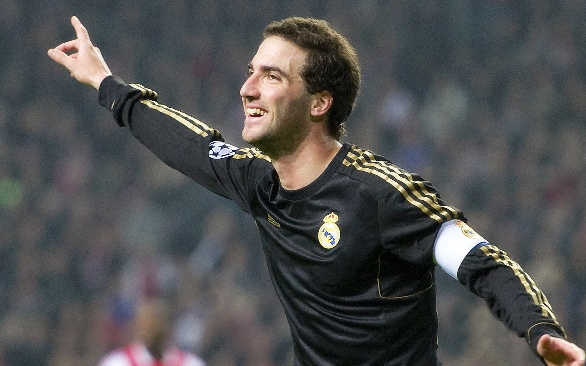 厄瓜多尔对阵马德里竞技，迪马利亚末节接管比赛，一场跨越时空的足球寓言