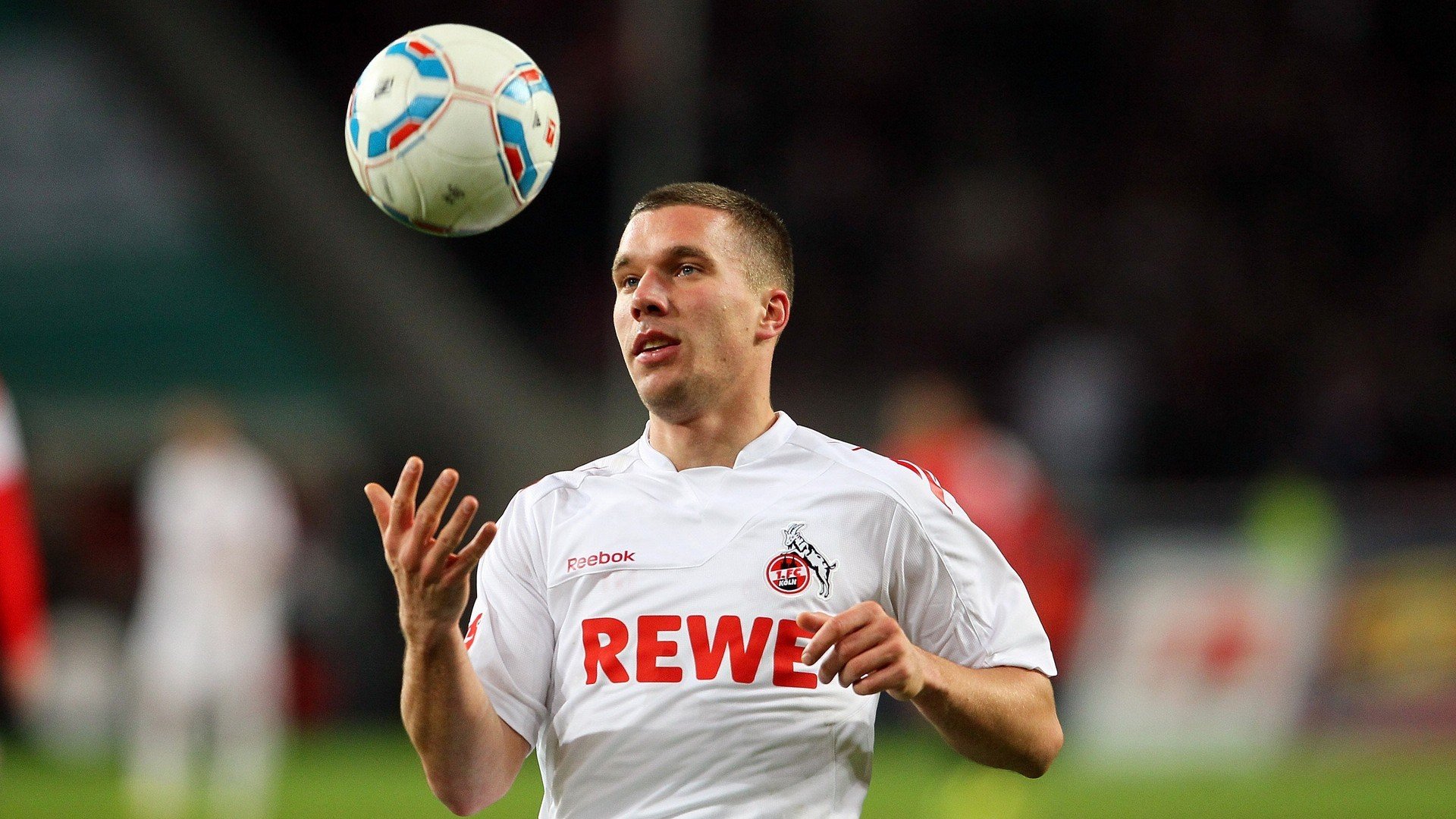 乌拉圭战术铁幕,利物浦的窒息之夜与阿圭罗的孤星闪耀