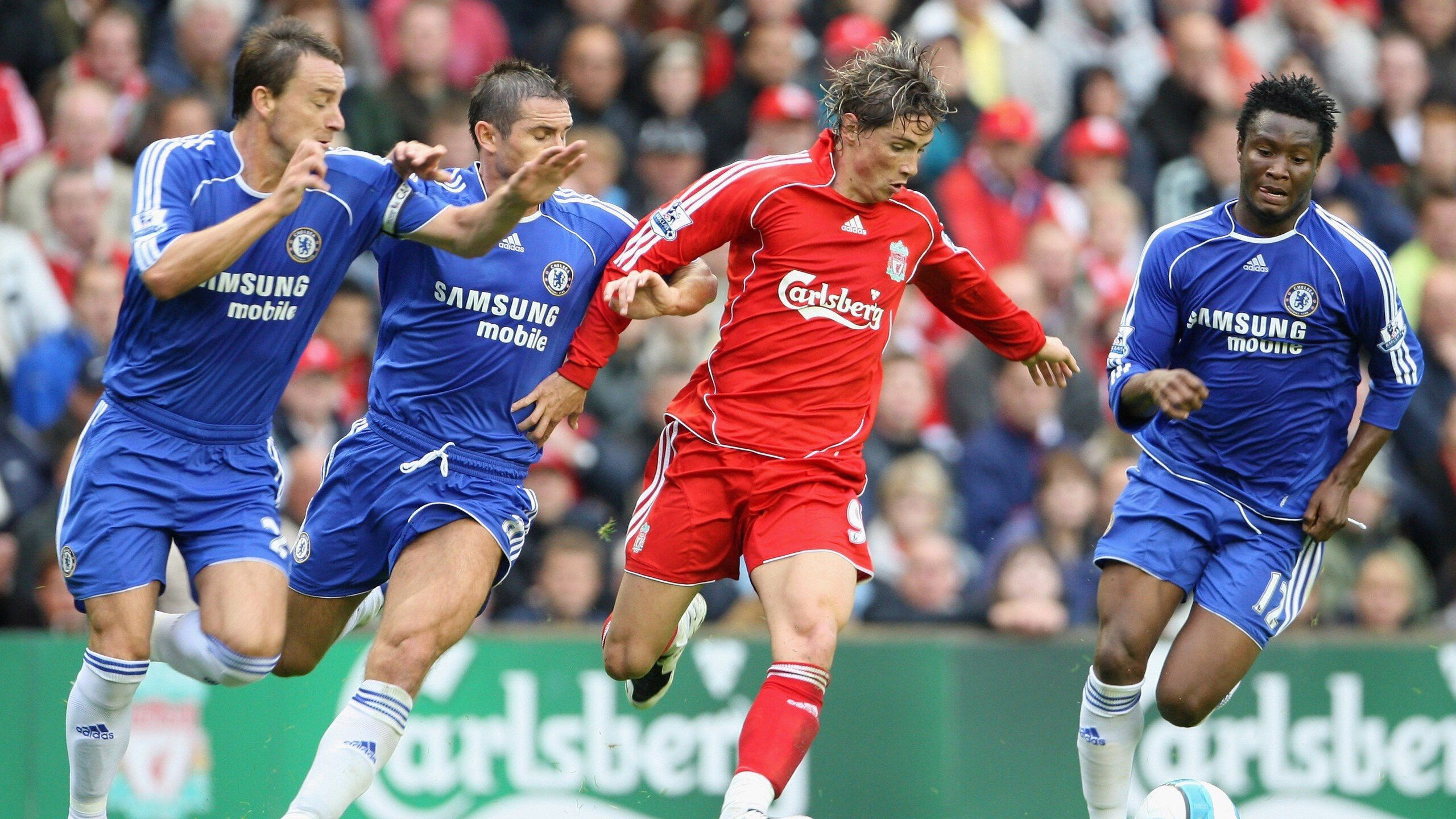 铁血防线铸就奇迹—塔雷米领军，波兰于世界杯关键战击碎阿根廷